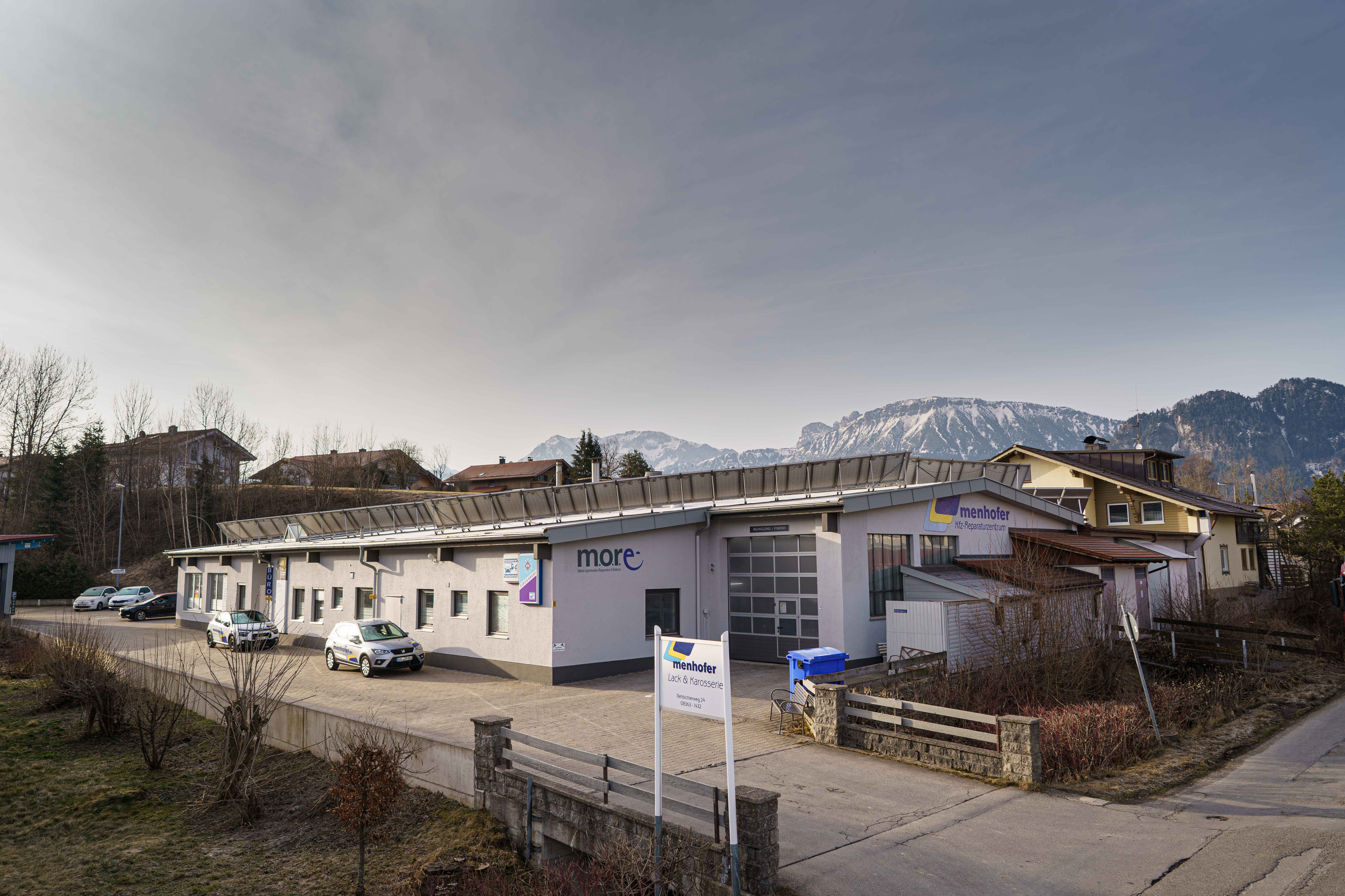 Menhofer KFZ-Reparaturzentrum Header Image